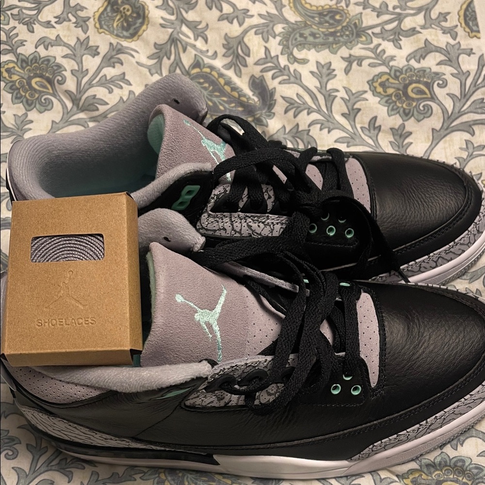 Jordan Air Jordan 3 Retro Black and Green Glow - Picture 9 of 9